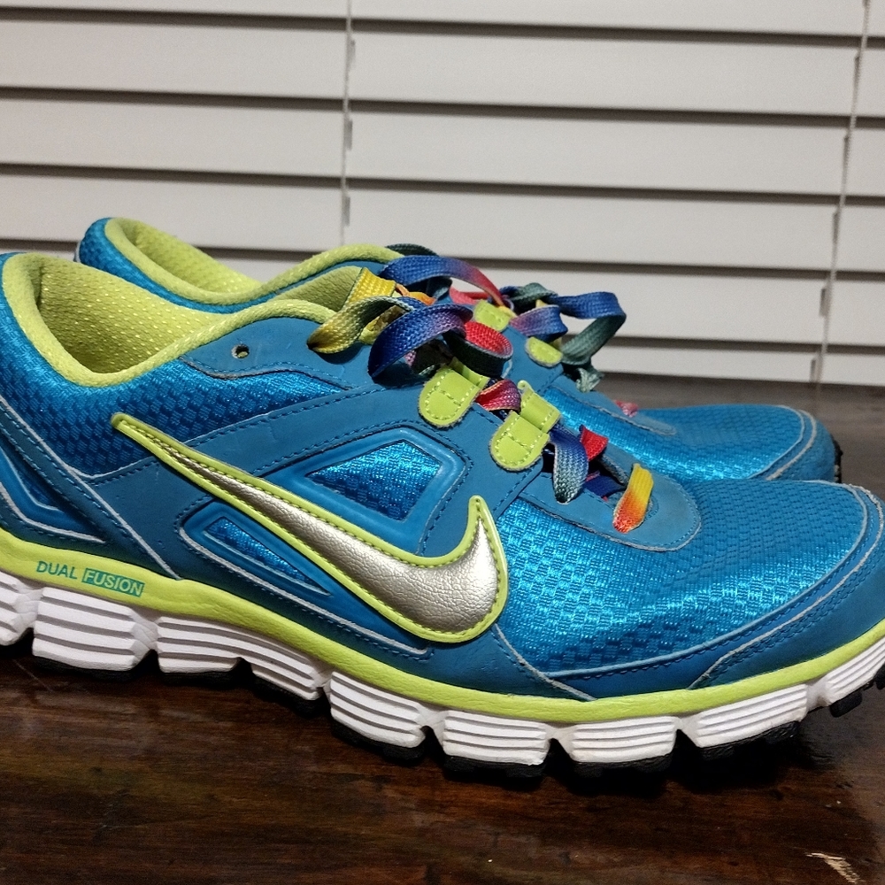 Women's NIKE DUAL FUSION Athletic Sneakers Size 9.5